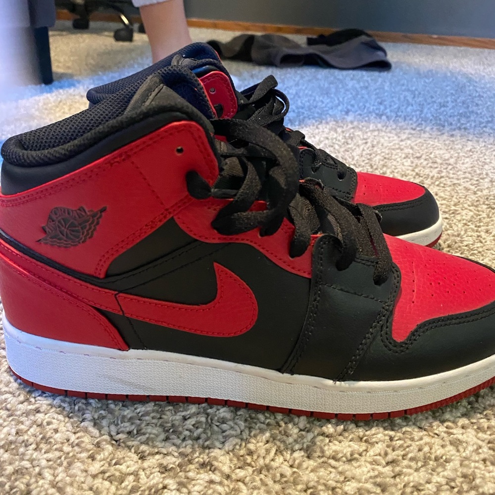 Air Jordan 1 Mid